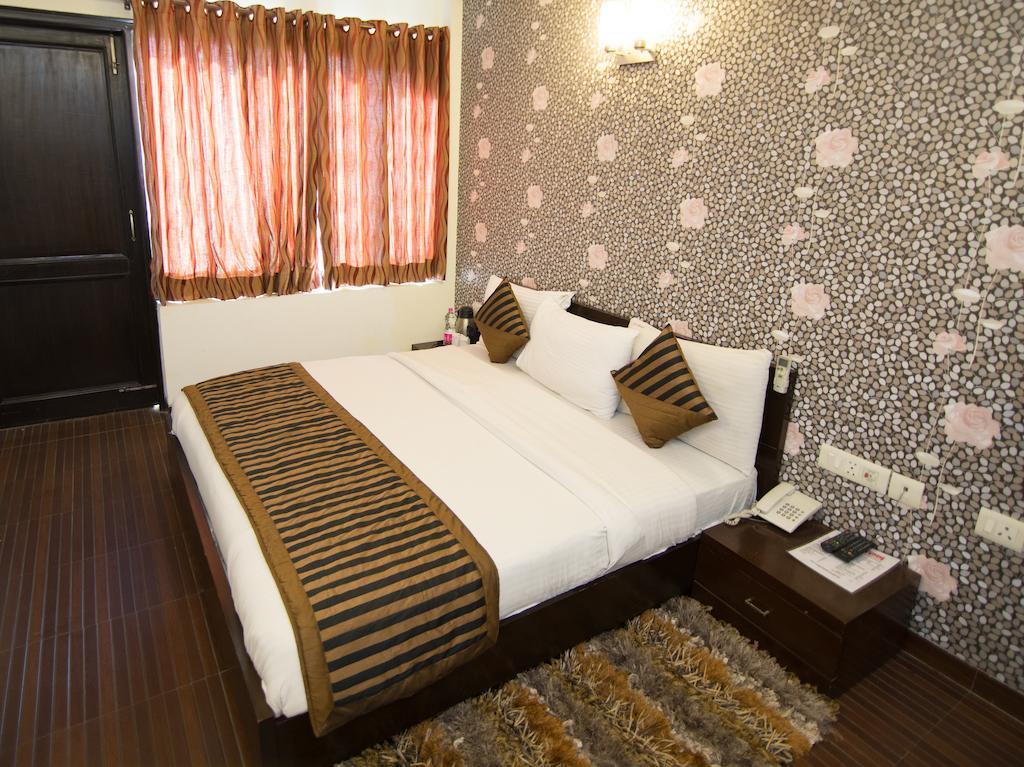 Airport Hotel Jet Inn Suites Yeni Delhi Dış mekan fotoğraf