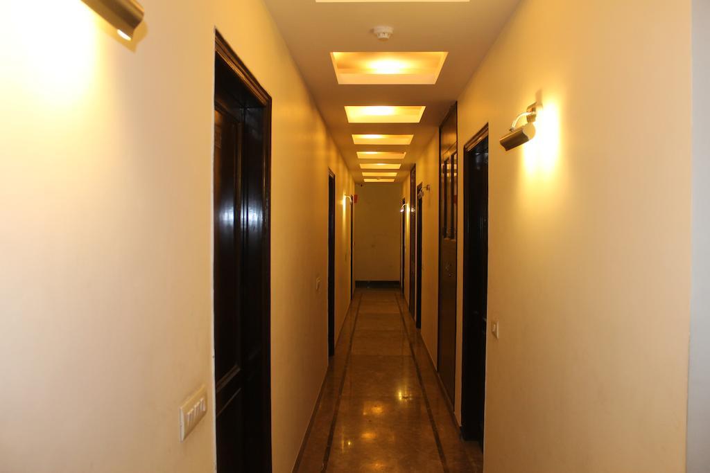 Airport Hotel Jet Inn Suites Yeni Delhi Dış mekan fotoğraf