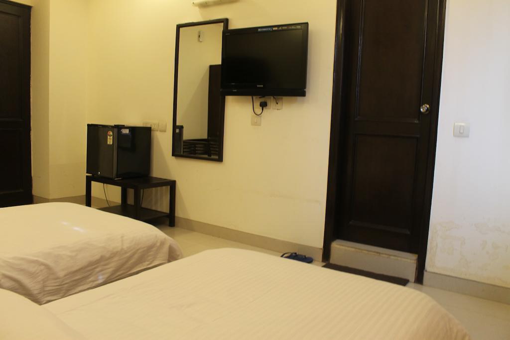 Airport Hotel Jet Inn Suites Yeni Delhi Dış mekan fotoğraf