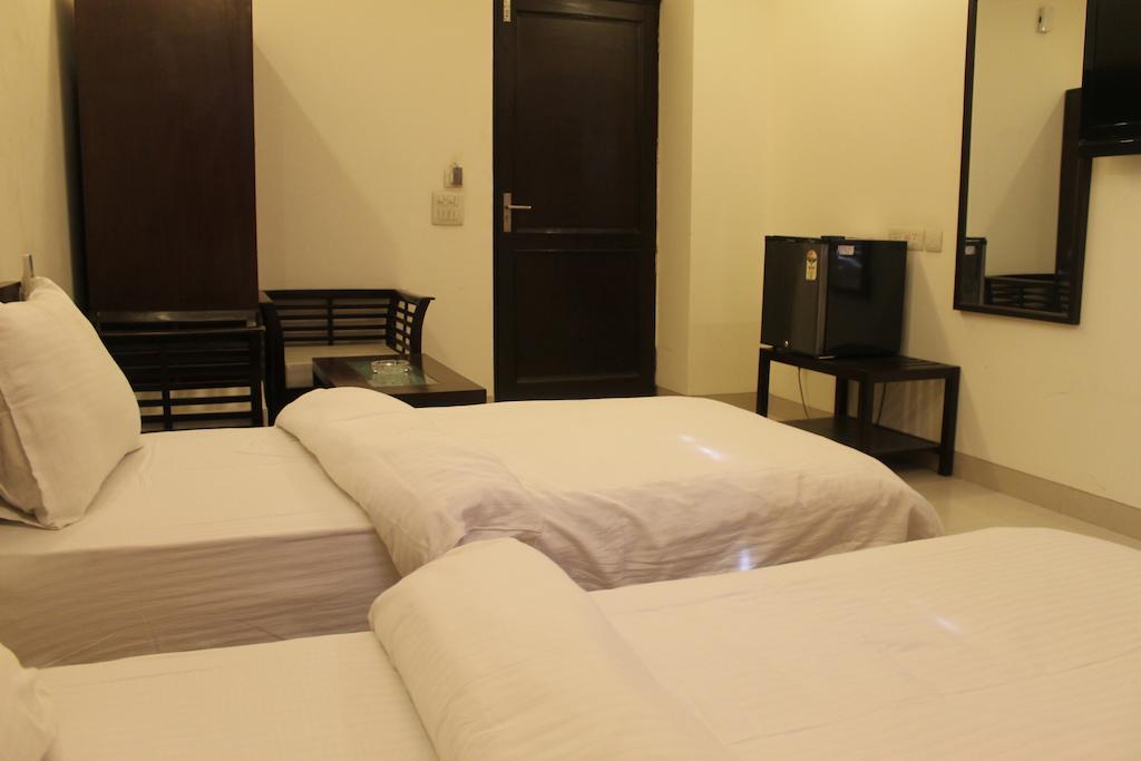 Airport Hotel Jet Inn Suites Yeni Delhi Dış mekan fotoğraf