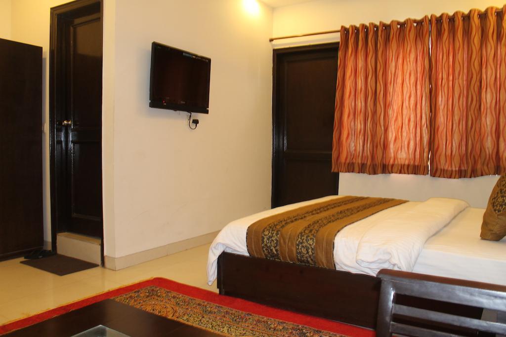 Airport Hotel Jet Inn Suites Yeni Delhi Dış mekan fotoğraf