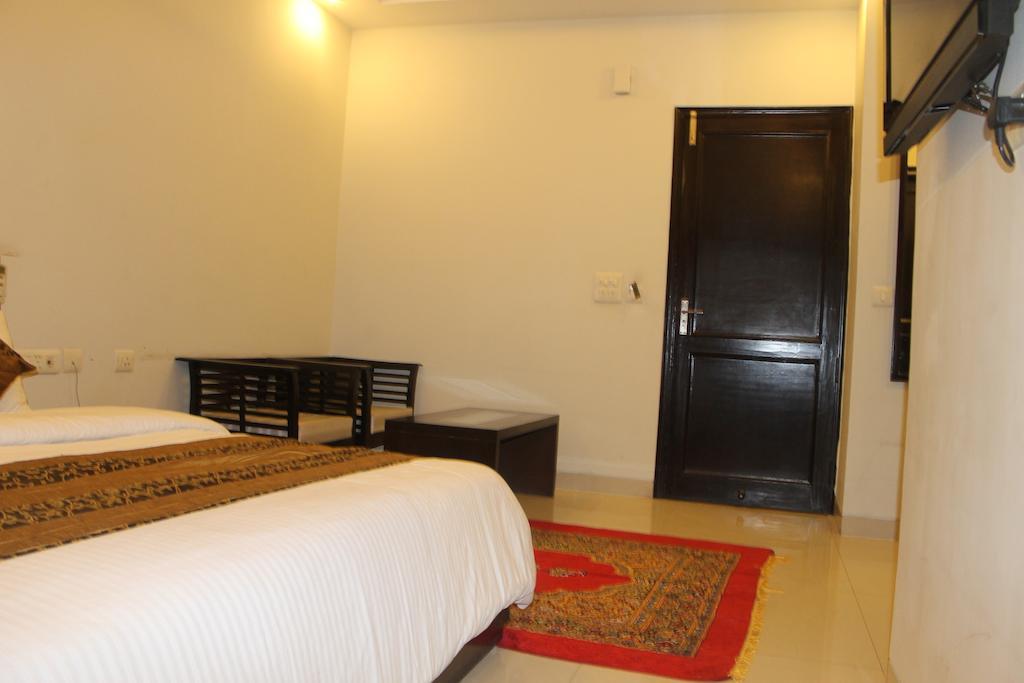 Airport Hotel Jet Inn Suites Yeni Delhi Dış mekan fotoğraf