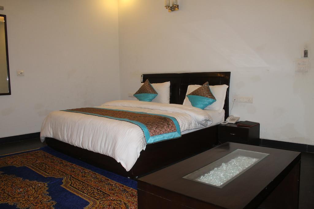 Airport Hotel Jet Inn Suites Yeni Delhi Dış mekan fotoğraf