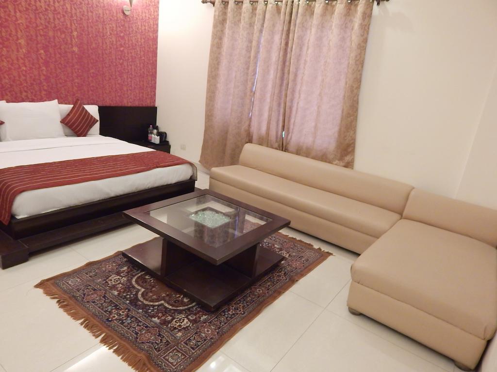 Airport Hotel Jet Inn Suites Yeni Delhi Dış mekan fotoğraf