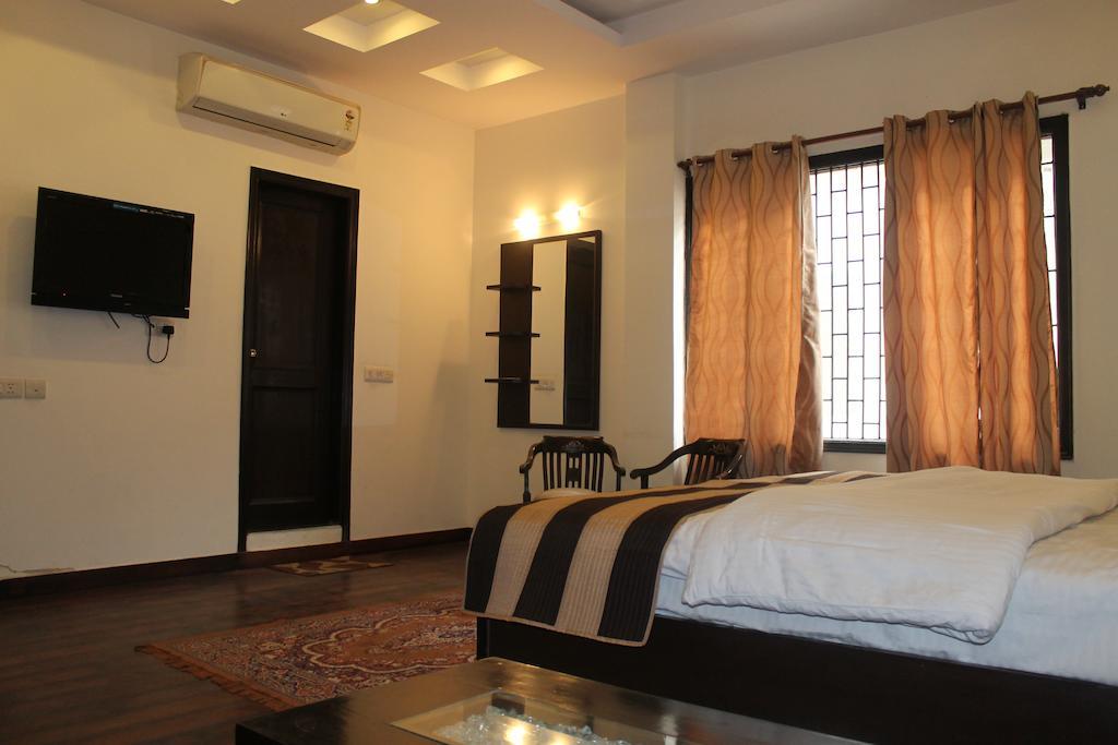 Airport Hotel Jet Inn Suites Yeni Delhi Oda fotoğraf