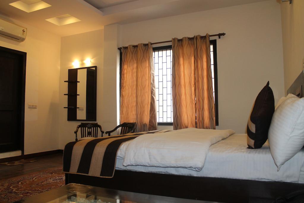 Airport Hotel Jet Inn Suites Yeni Delhi Oda fotoğraf
