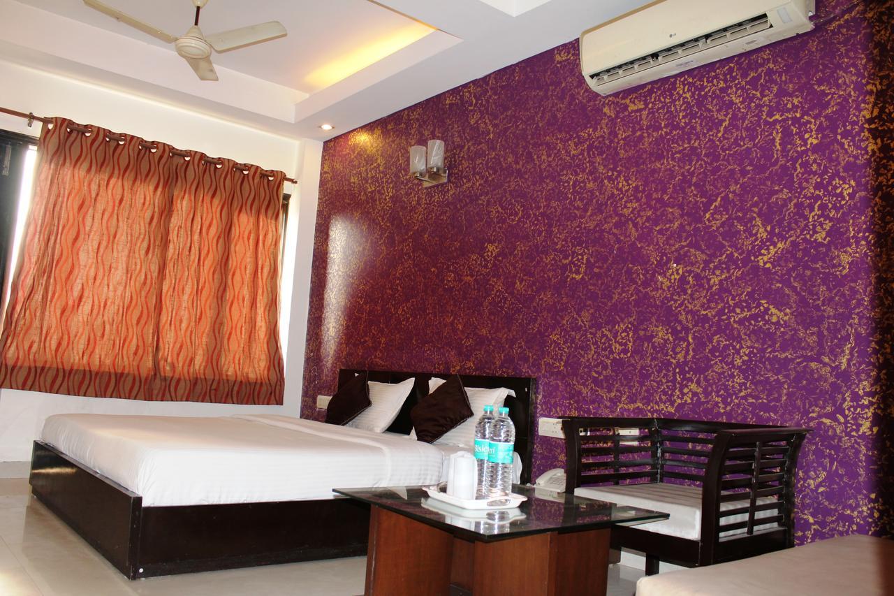 Airport Hotel Jet Inn Suites Yeni Delhi Dış mekan fotoğraf