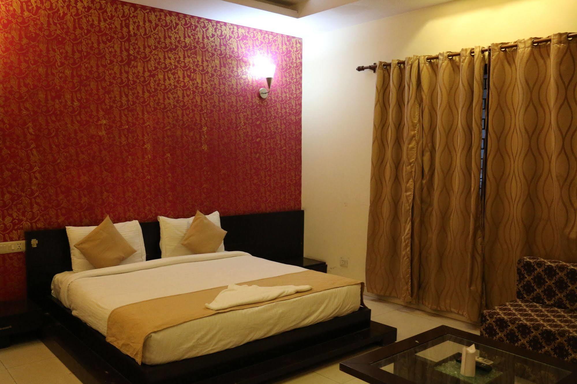 Airport Hotel Jet Inn Suites Yeni Delhi Dış mekan fotoğraf